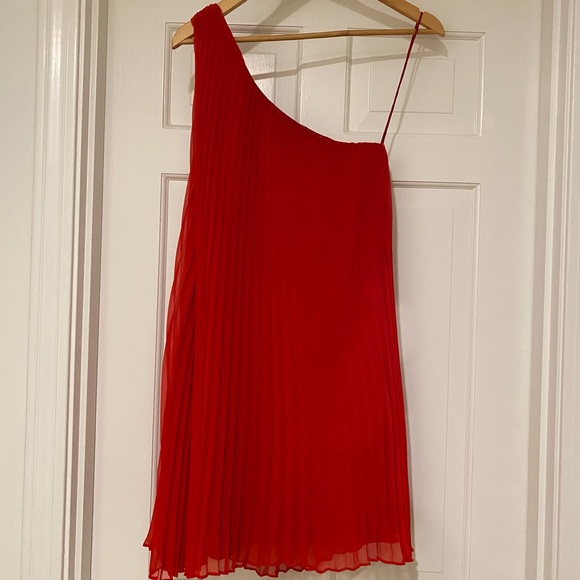 Likely One-Shoulder Red Pleated Mini Dress Sz 0 - Picture 3 of 7